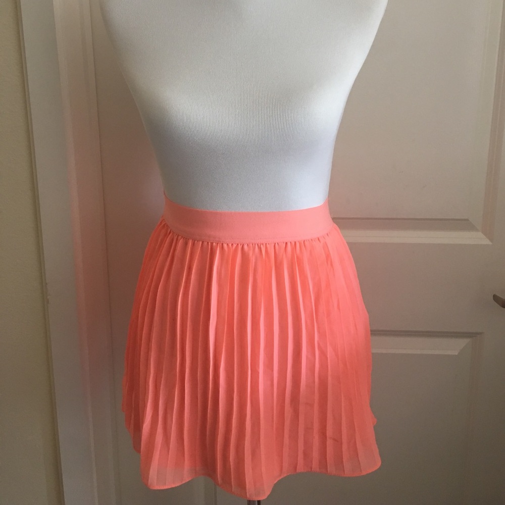 ADORABLE Pink Mini Skirt!!